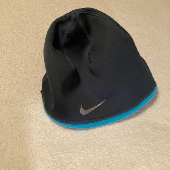 nike thermal hat